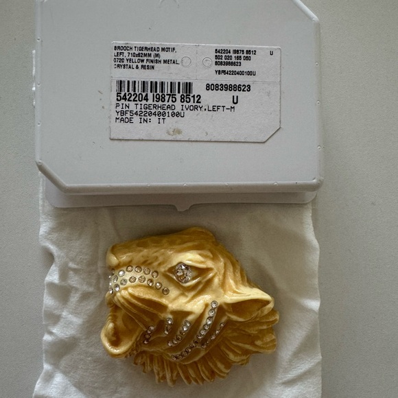 GUCCI TIGER HEAD BROOCH WITH CRYSTAL NWT - Picture 2 of 3